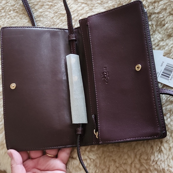 Beautiful NWT Coach Victorian Floral Hayden Berry Foldover Crossbody Clutch 🌺♥️ - Picture 10 of 17